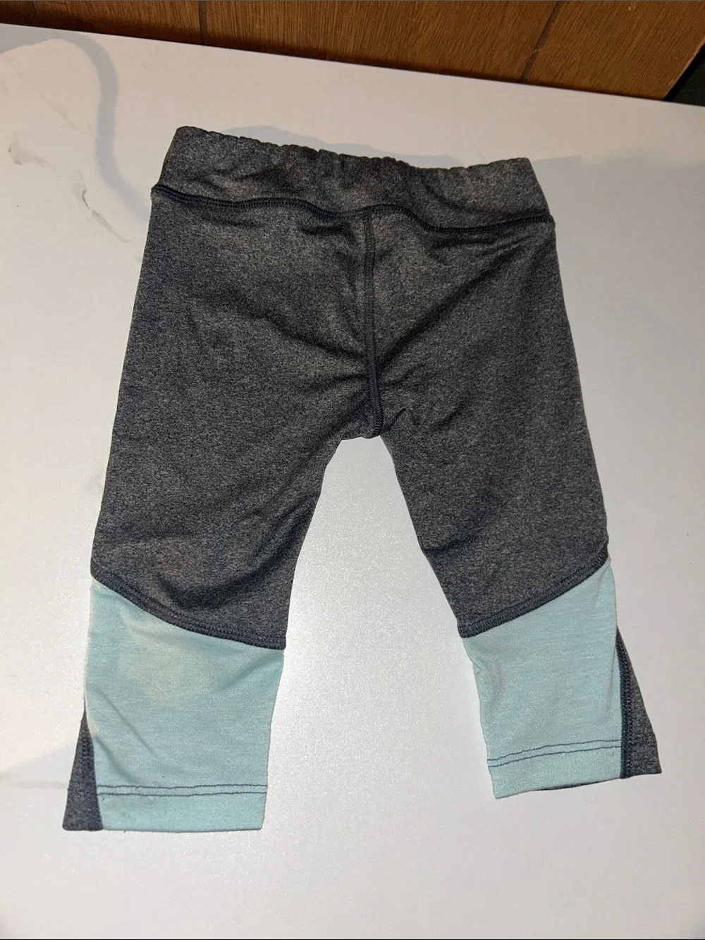 5/$20 Under Armour | Cropped Leggings
